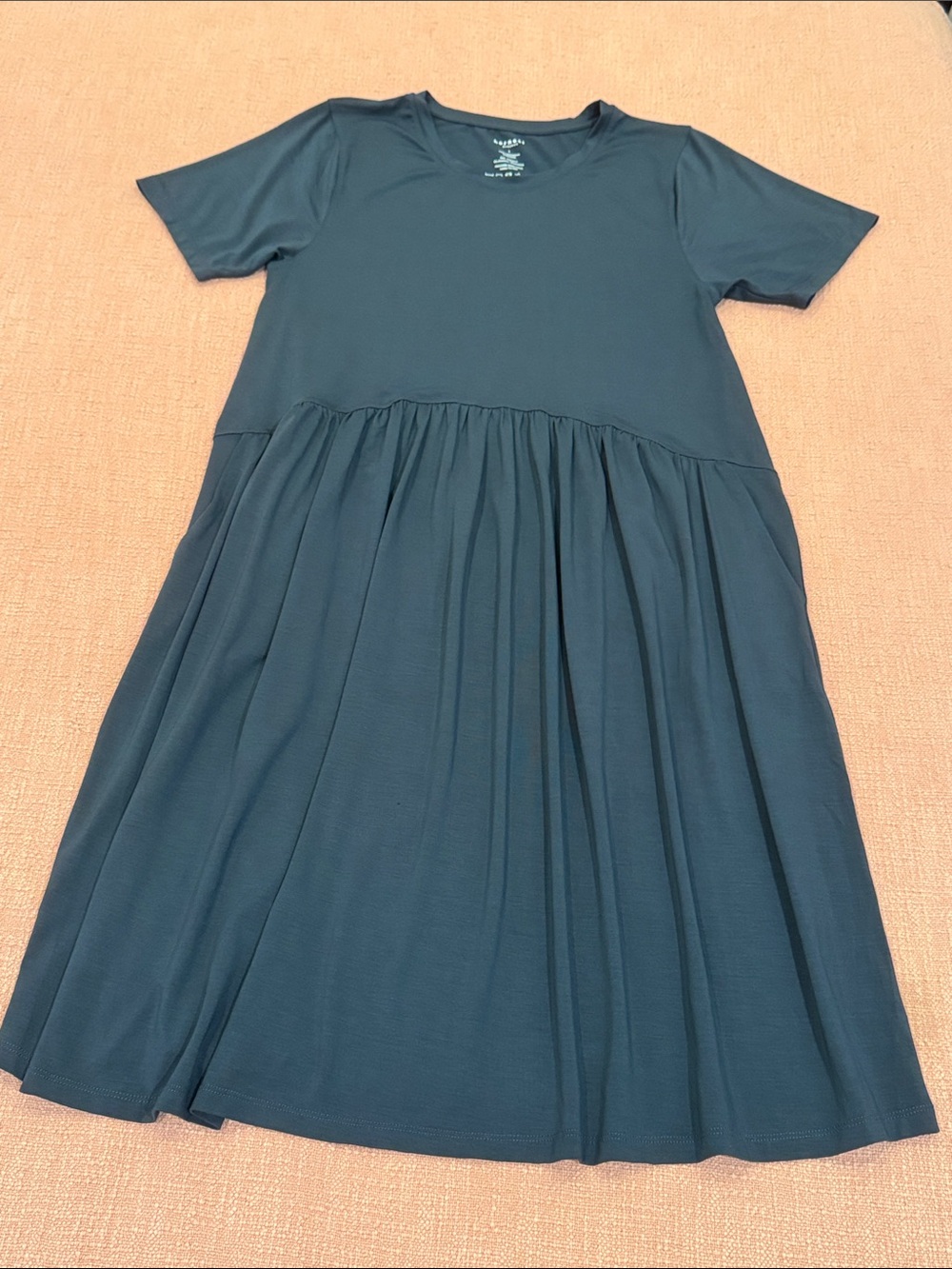 NWOT loose fit soft Midi Dress with pockets - navy blue
